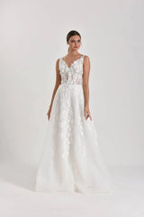 Volans Üç Boyutlu Dantel Düz Kesim Gelinlik - Mediha Cambaz Bridal