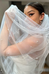 Zelda Kırık Beyaz Seyrek İnci İşlemeli Kısa Duvak - Mediha Cambaz Bridal