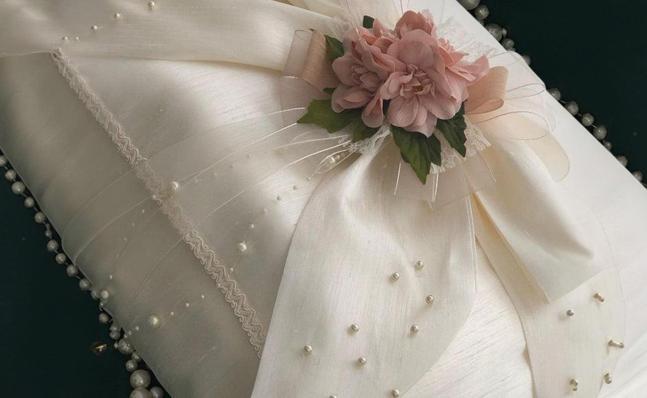 Nişan Bohçası Hazırlama Rehberi: Geleneksel ve Modern Dokunuşlarla Unutulmaz Bir Hediye Seti - Mediha Cambaz Bridal