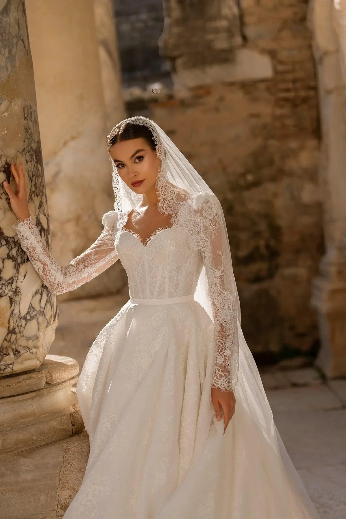 Celsus Uzun Kollu Fransız Dantelli A Kesim Gelinlik - Mediha Cambaz Bridal