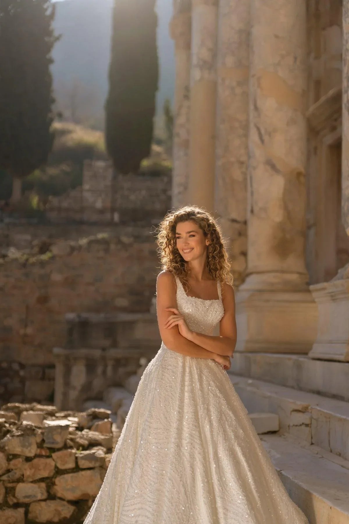 Antiochus Kare Yaka Kasnak İşi A Kesim Gelinlik - Mediha Cambaz Bridal