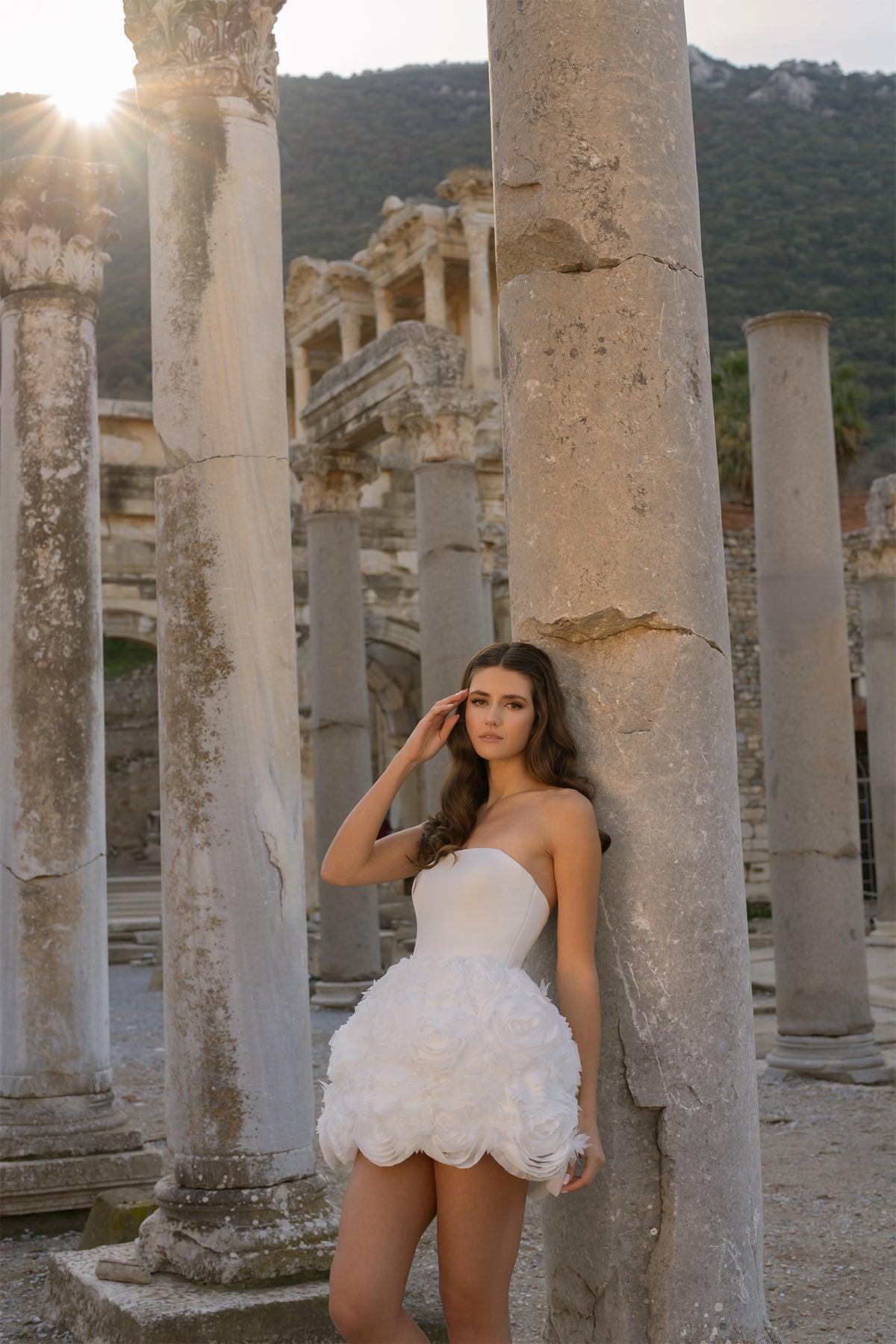 Seneca Straplez Gül Aplikeli Mini After Party Elbisesi - Mediha Cambaz Bridal