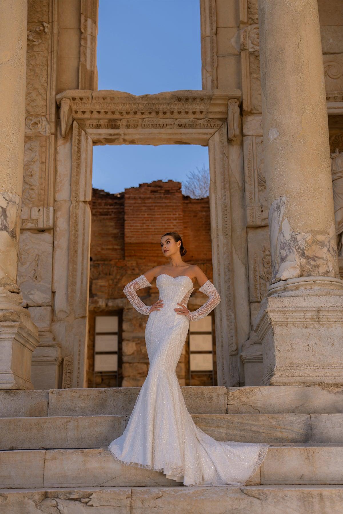 Julius Taşlı Uzun Kollu Kasnak İşi Straplez Balık Gelinlik - Mediha Cambaz Bridal