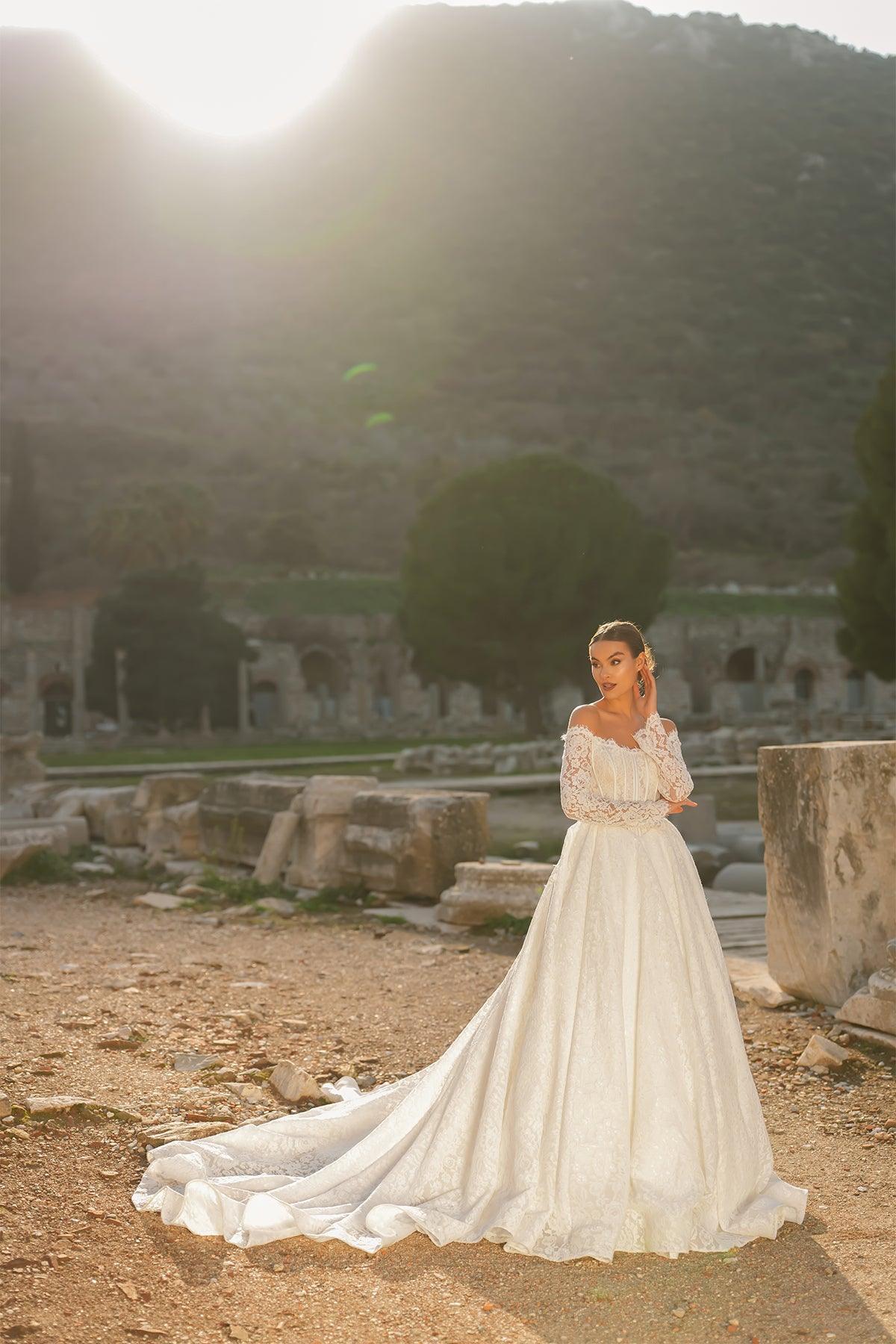 Ragetti 2 Fransız Dantelli Havuz Yaka A Kesim Gelinlik - Mediha Cambaz Bridal