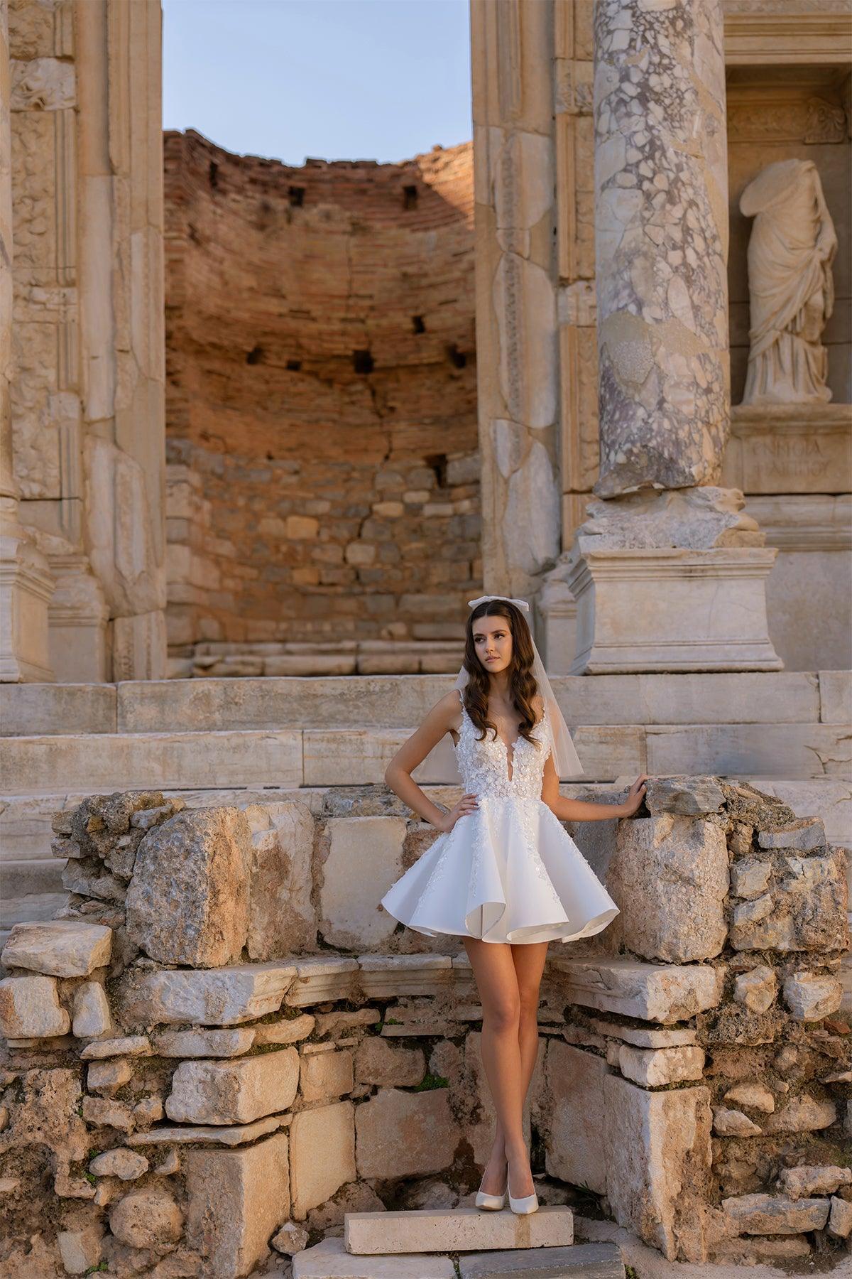 Vespasian V Yaka Kloş Mini After Party Elbisesi - Mediha Cambaz Bridal