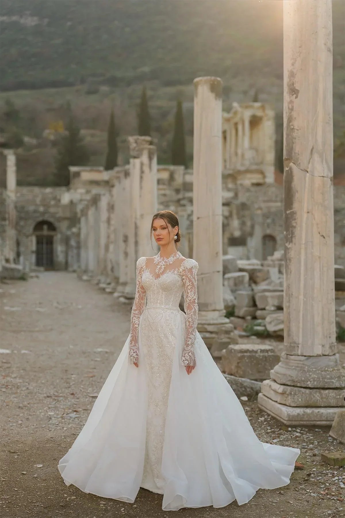 Renoir Kordone Uzun Kollu Entegre Etekli Düz Kesim Gelinlik - Mediha Cambaz Bridal