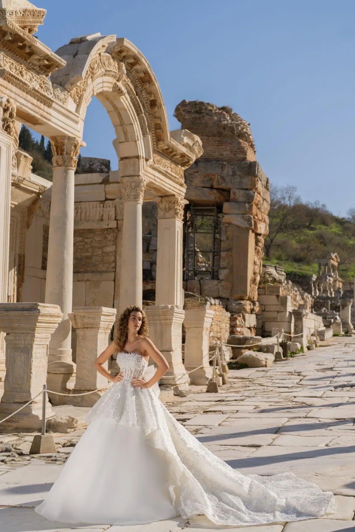 Antonia Düz Yaka Straplez A Kesim Gelinlik - Mediha Cambaz Bridal