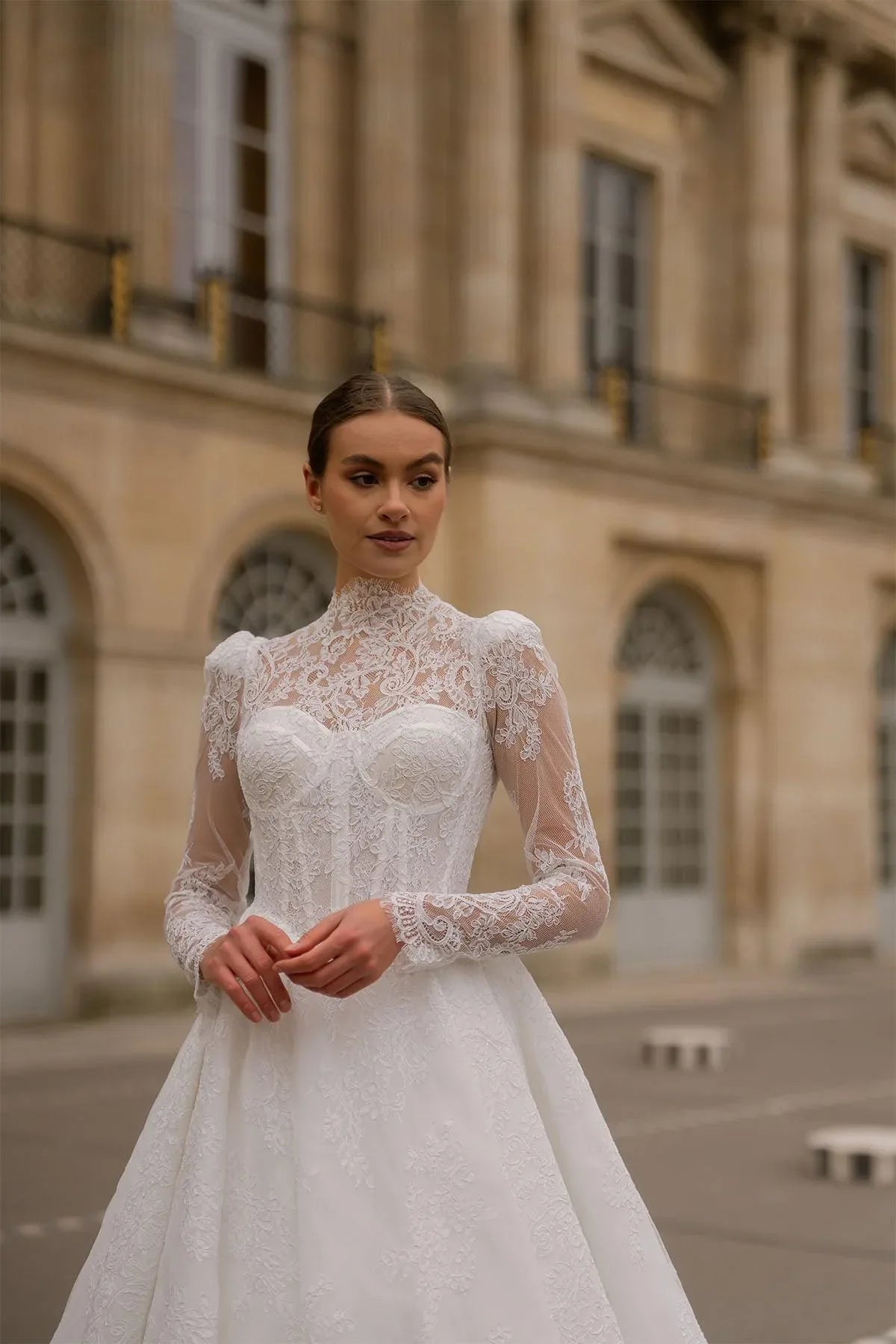 Verano Hakim Yaka Fransız Dantelli Uzun Kollu A Kesim Gelinlik - Mediha Cambaz Bridal