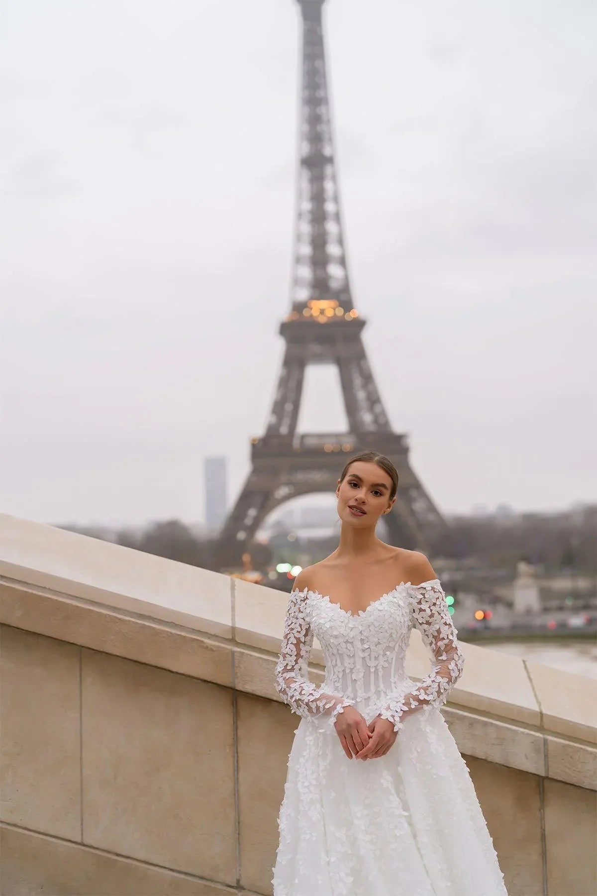 Monet Üç Boyutlu Uzun Kollu Kabarık A Kesim Düşük Omuz Gelinlik - Mediha Cambaz Bridal
