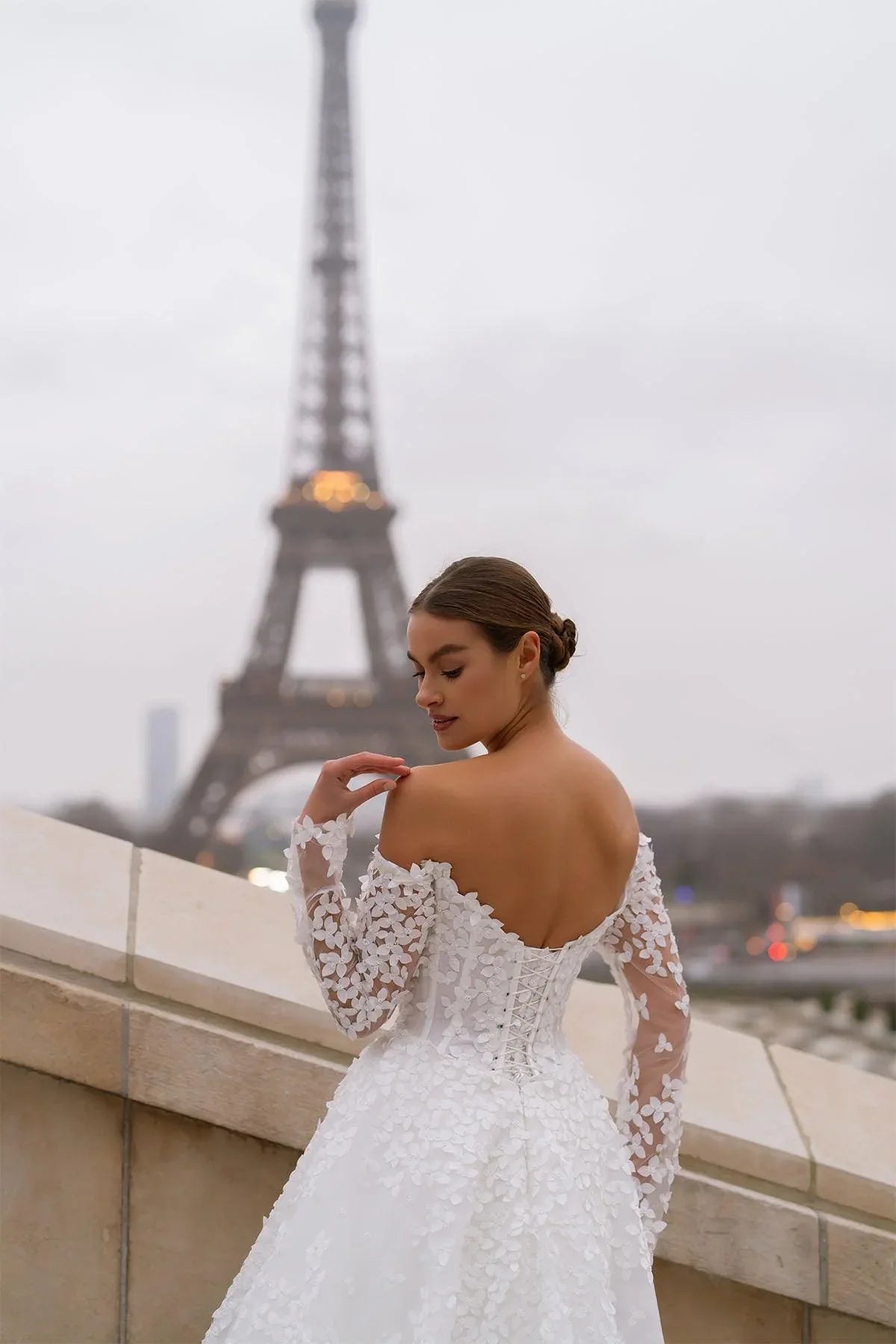 Monet Üç Boyutlu Uzun Kollu Kabarık A Kesim Düşük Omuz Gelinlik - Mediha Cambaz Bridal