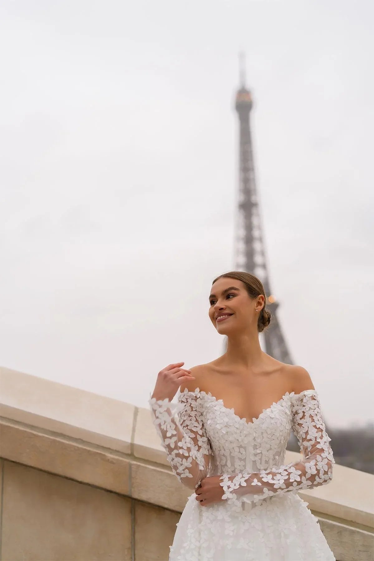 Monet Üç Boyutlu Uzun Kollu Kabarık A Kesim Düşük Omuz Gelinlik - Mediha Cambaz Bridal