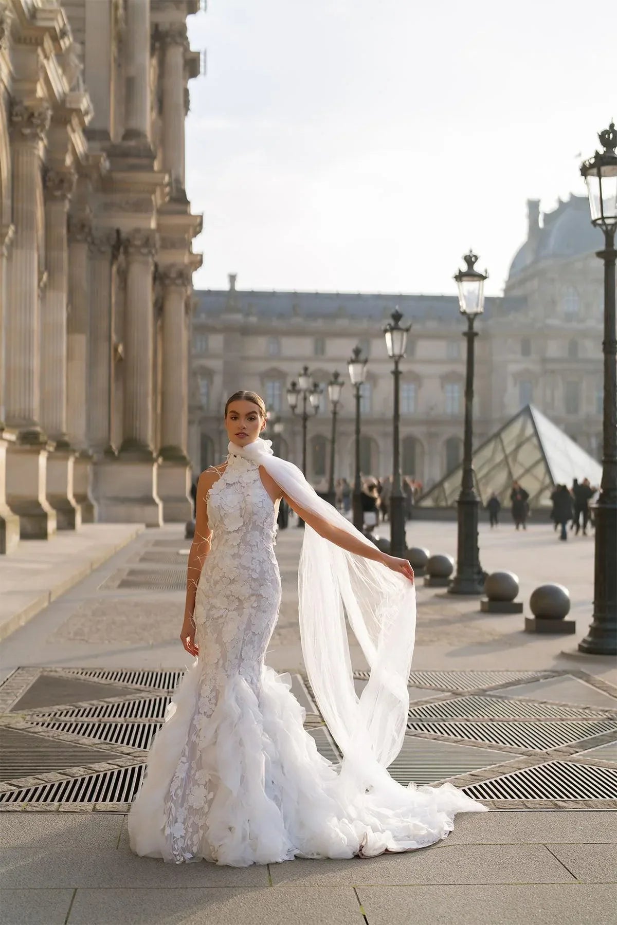 Le Flâneur Halter Yaka Fırfırlı Sırt Dekolteli Balık Gelinlik - Mediha Cambaz Bridal
