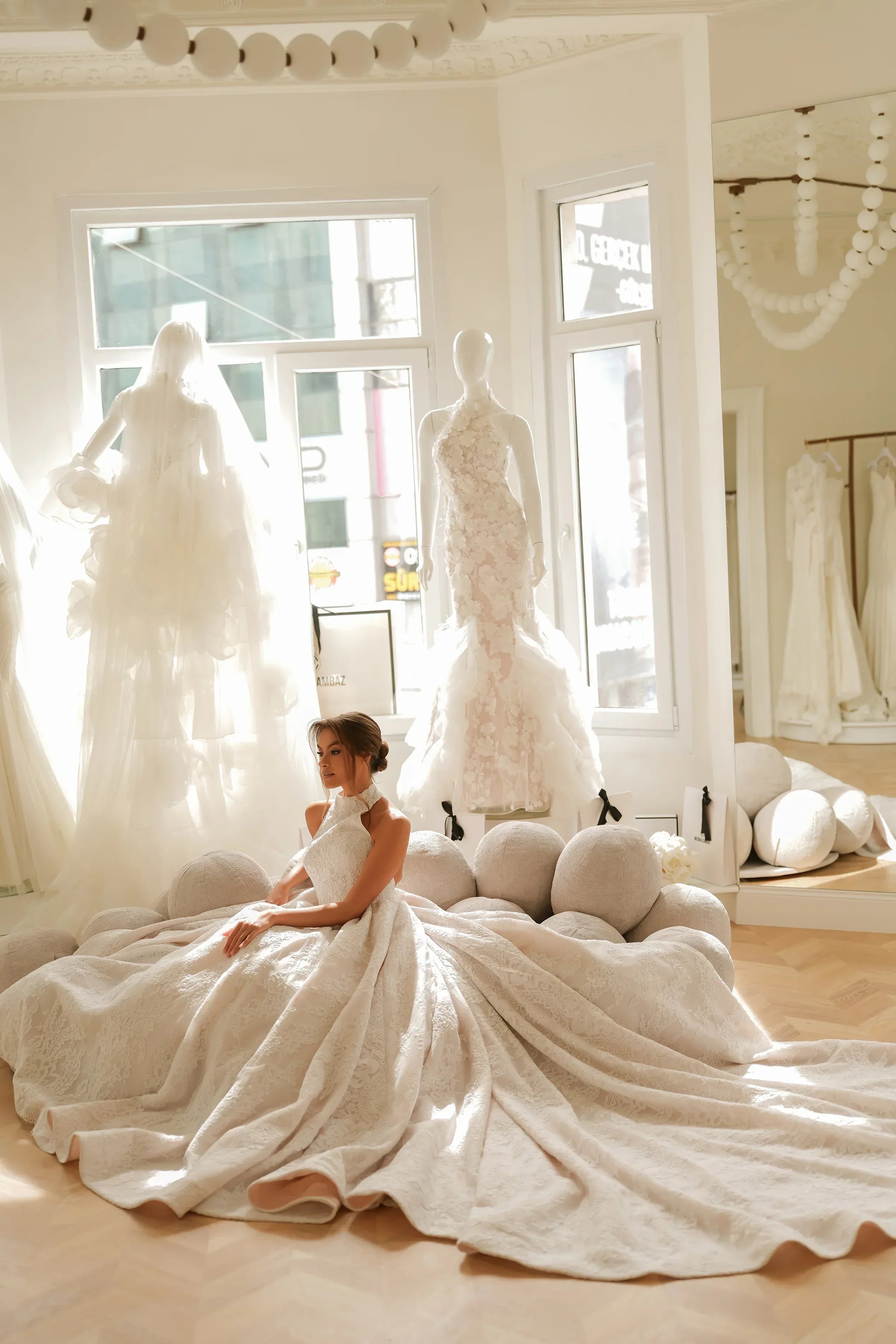 Blush Halter Yaka Dantelli Kolsuz Prenses Gelinlik - Mediha Cambaz Bridal