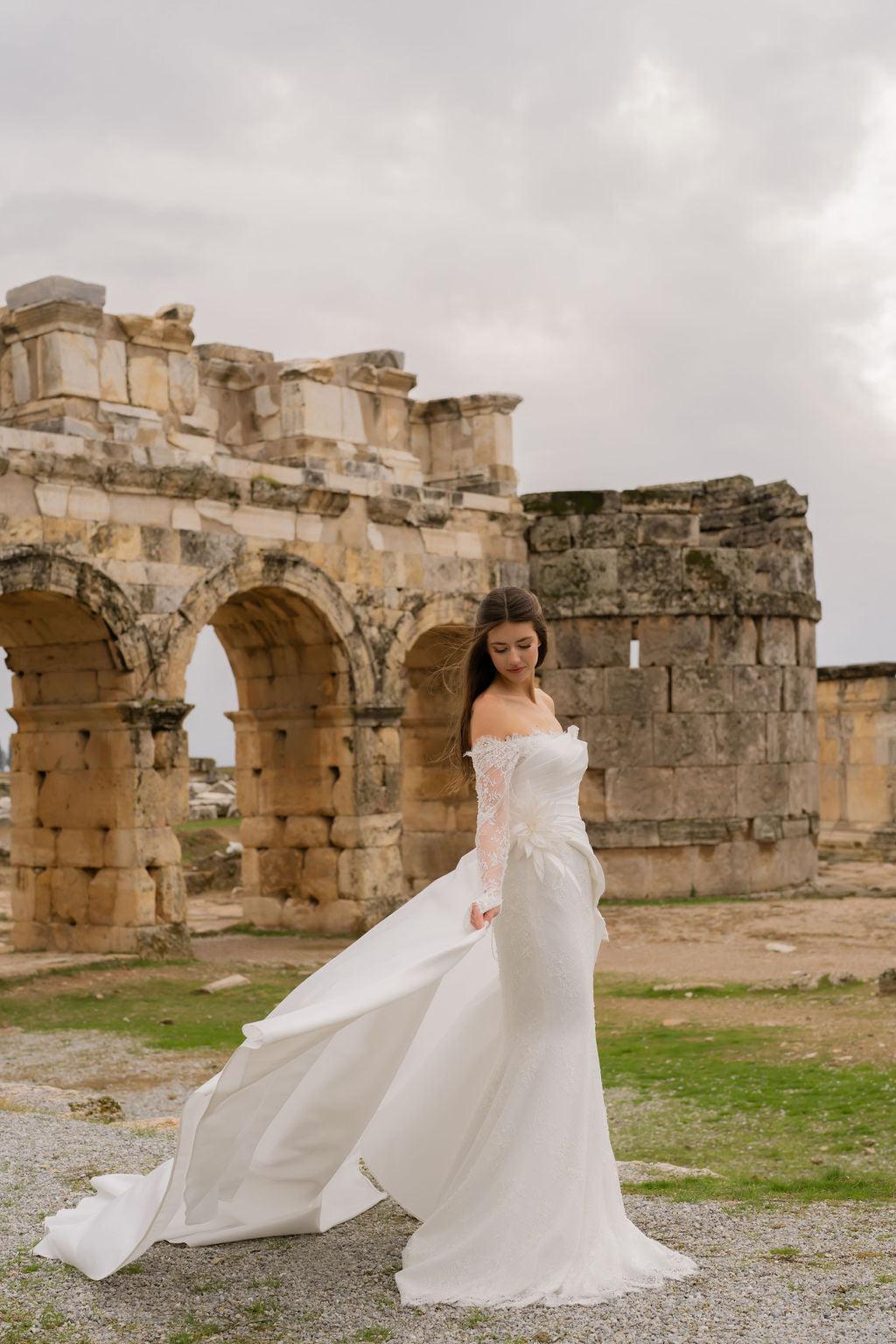 Nerva Uzun Kollu Fransız Dantelli Balık Gelinlik - Mediha Cambaz Bridal
