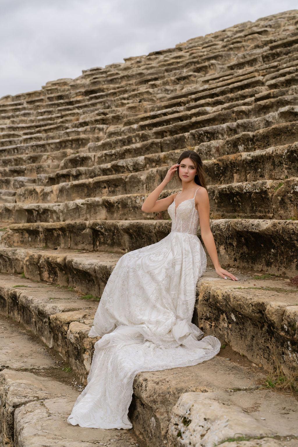Lysandra V Yaka Kasnak İşi Helenistik Gelinlik - Mediha Cambaz Bridal