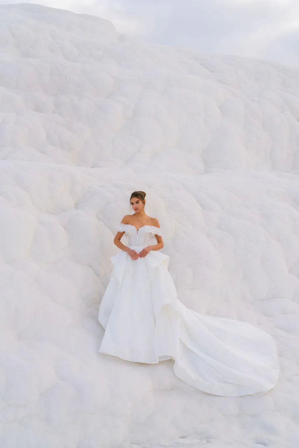 Apolonia Madonna Yaka Fransız Dantelli Prenses Gelinlik - Mediha Cambaz Bridal
