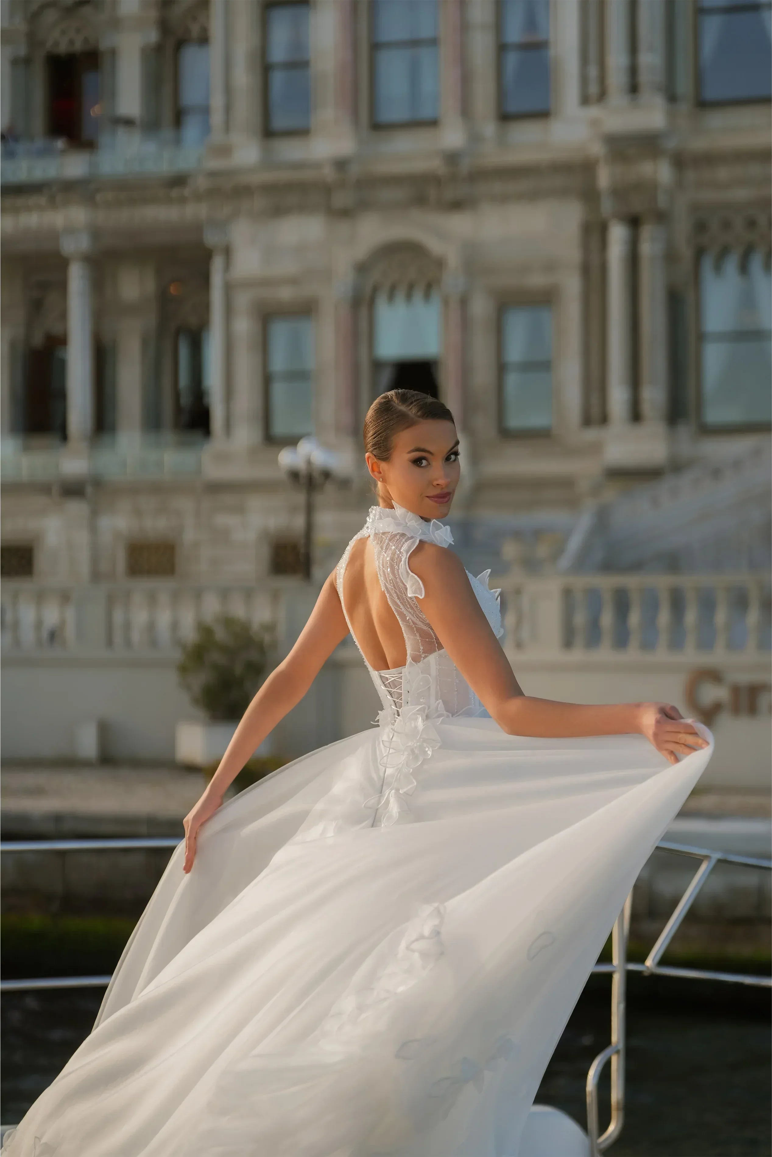 Isadora Halter Yaka Üç Boyutlu Işıltılı A Kesim Gelinlik - Mediha Cambaz Bridal