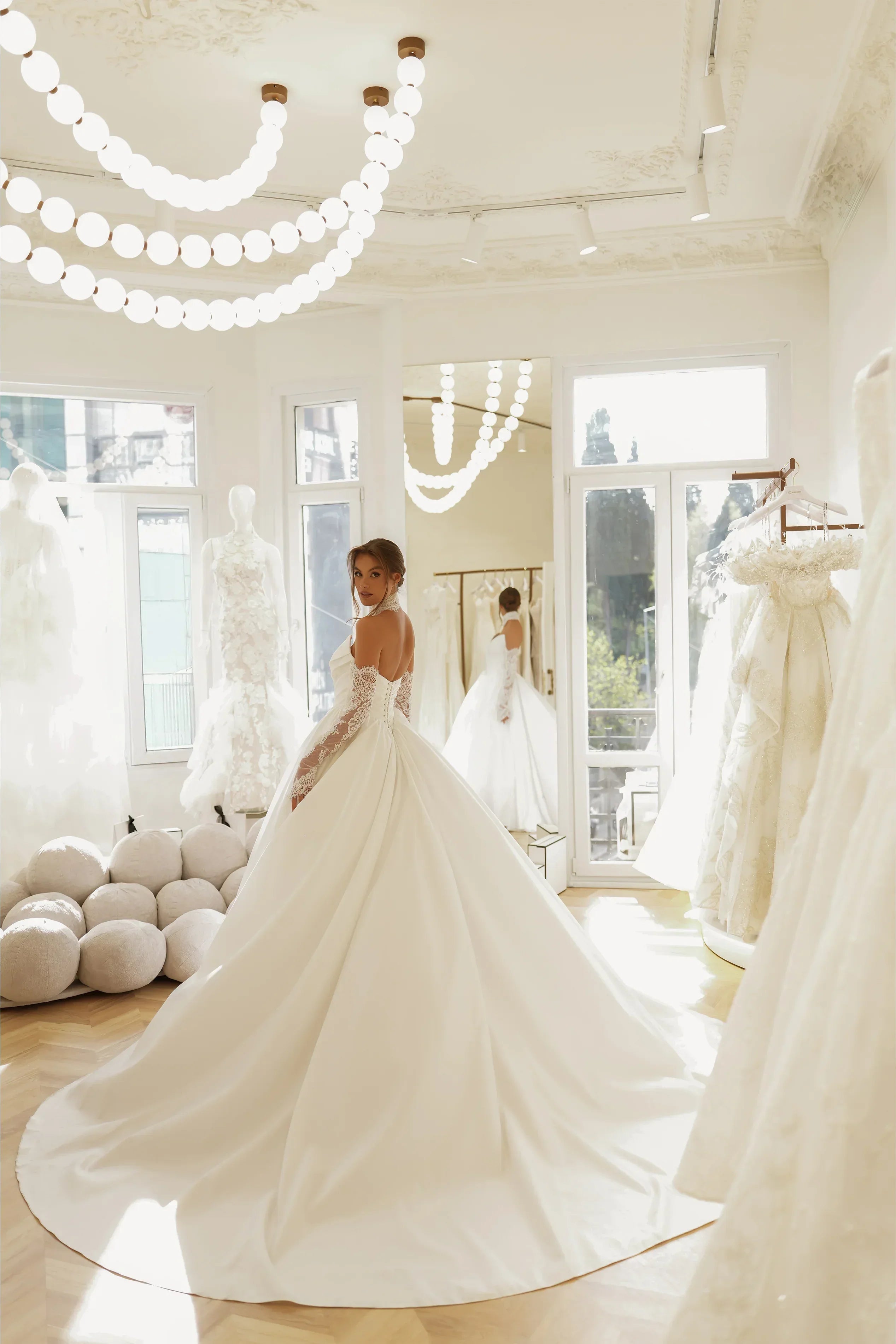 Luzz Straplez Drape Saten Detaylı Prenses Gelinlik - Mediha Cambaz Bridal
