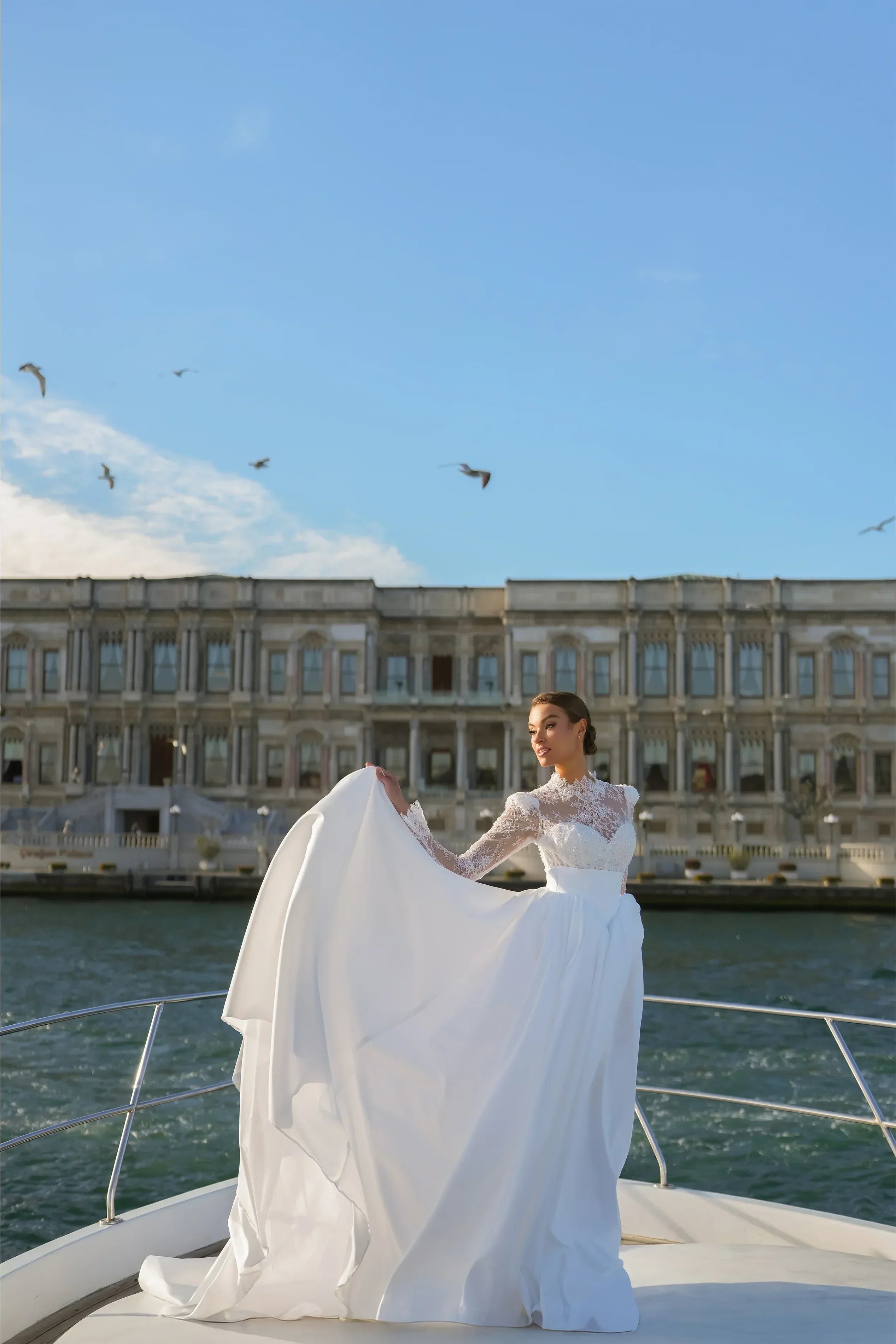 Timeless M Yaka Fransız Dantelli Uzun Kollu Prenses Gelinlik - Mediha Cambaz Bridal