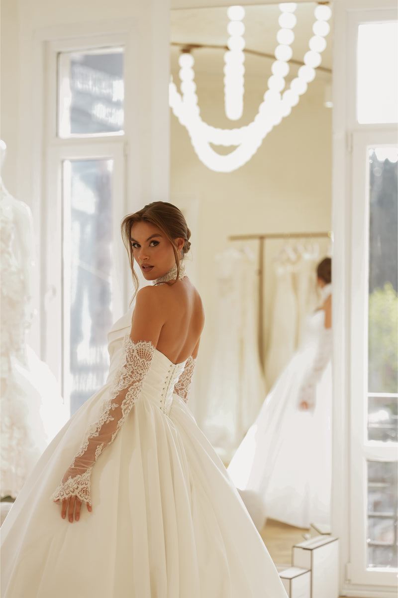 Luzz Straplez Drape Saten Detaylı Prenses Gelinlik