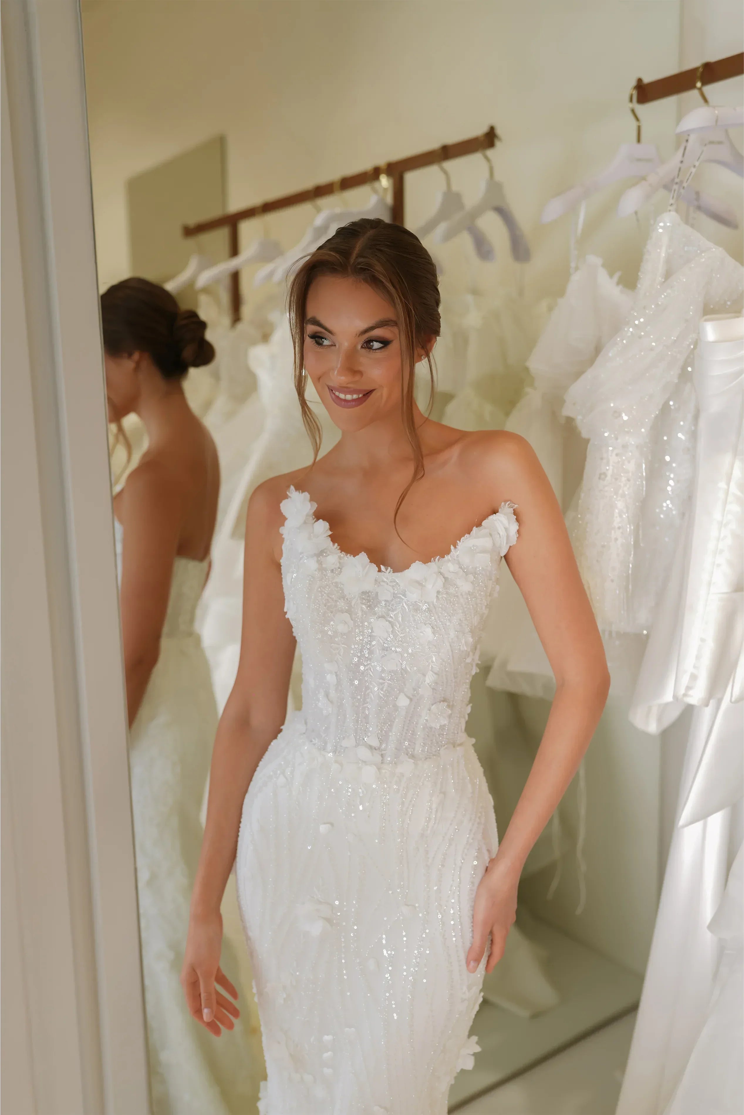 Elise Havuz Yaka Straplez Üç Boyutlu Balık Kesim Gelinlik - Mediha Cambaz Bridal