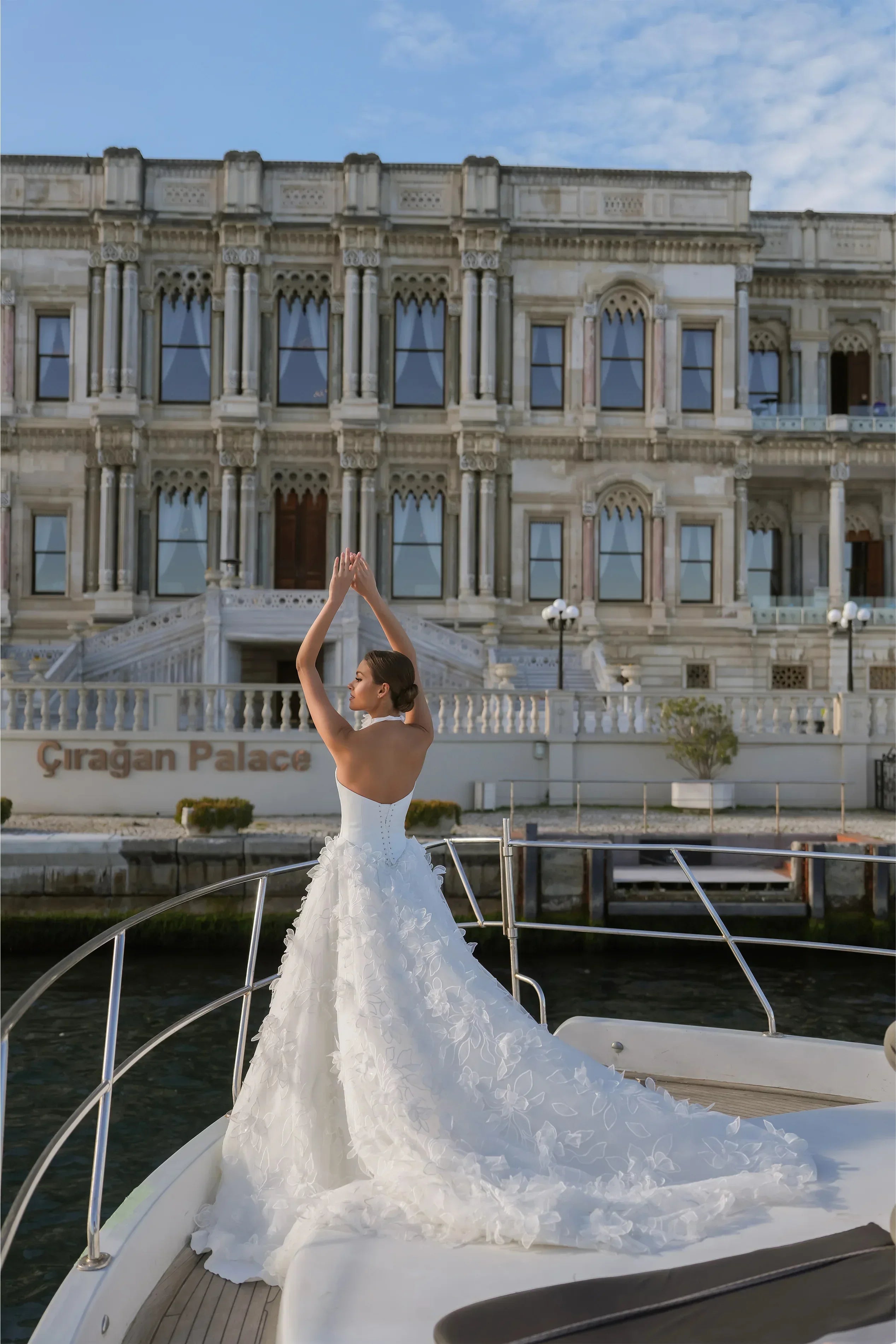 Marcheline Straplez Korsajlı Üç Boyutlu Saten A Kesim Gelinlik - Mediha Cambaz Bridal