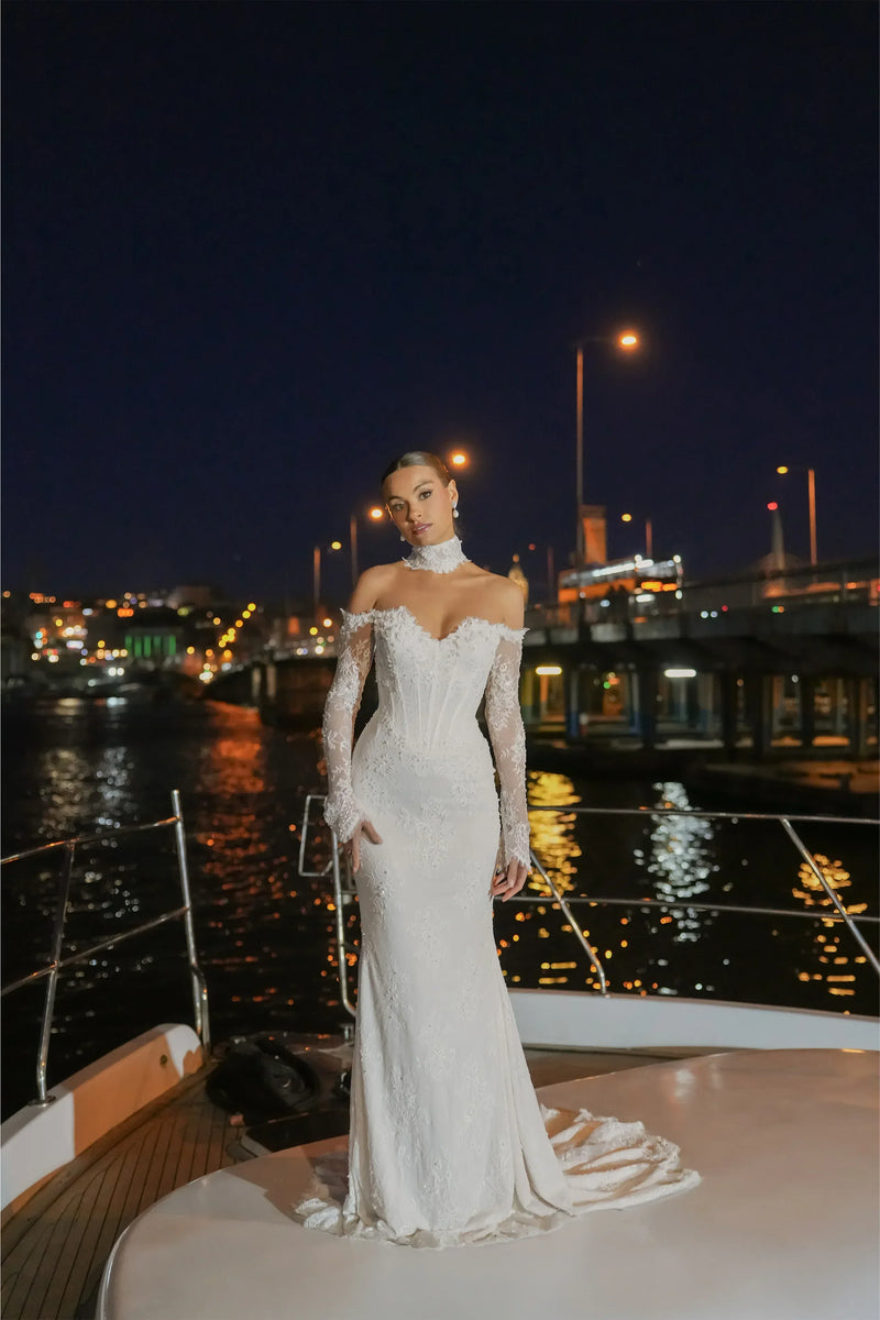 Mirelle Mermaid Wedding Dress with M-Neck Bodice and French Lace - Bursa Gelinlik - Mediha Cambaz Gelinlik Mediha Cambaz Bridal Mirelle Mermaid Wedding Dress with M-Neck Bodice and French Lace - Bursa Gelinlik - Mediha Cambaz Gelinlik Mediha Cambaz Bridal
