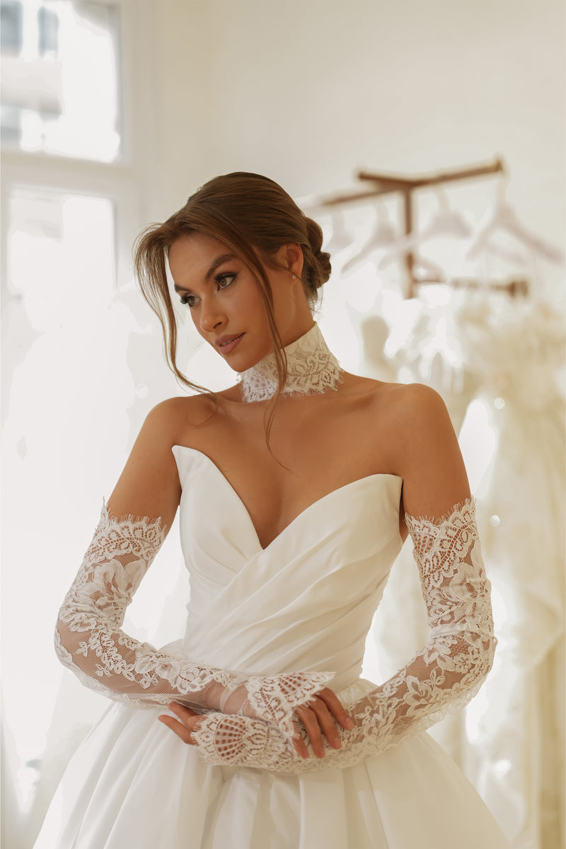 Luzz Straplez Drape Saten Detaylı Prenses Gelinlik
