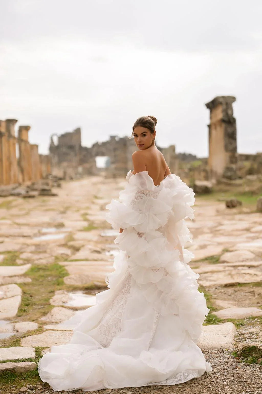Apollon Straplez Fırfırlı Nude Balık Gelinlik - Mediha Cambaz Bridal