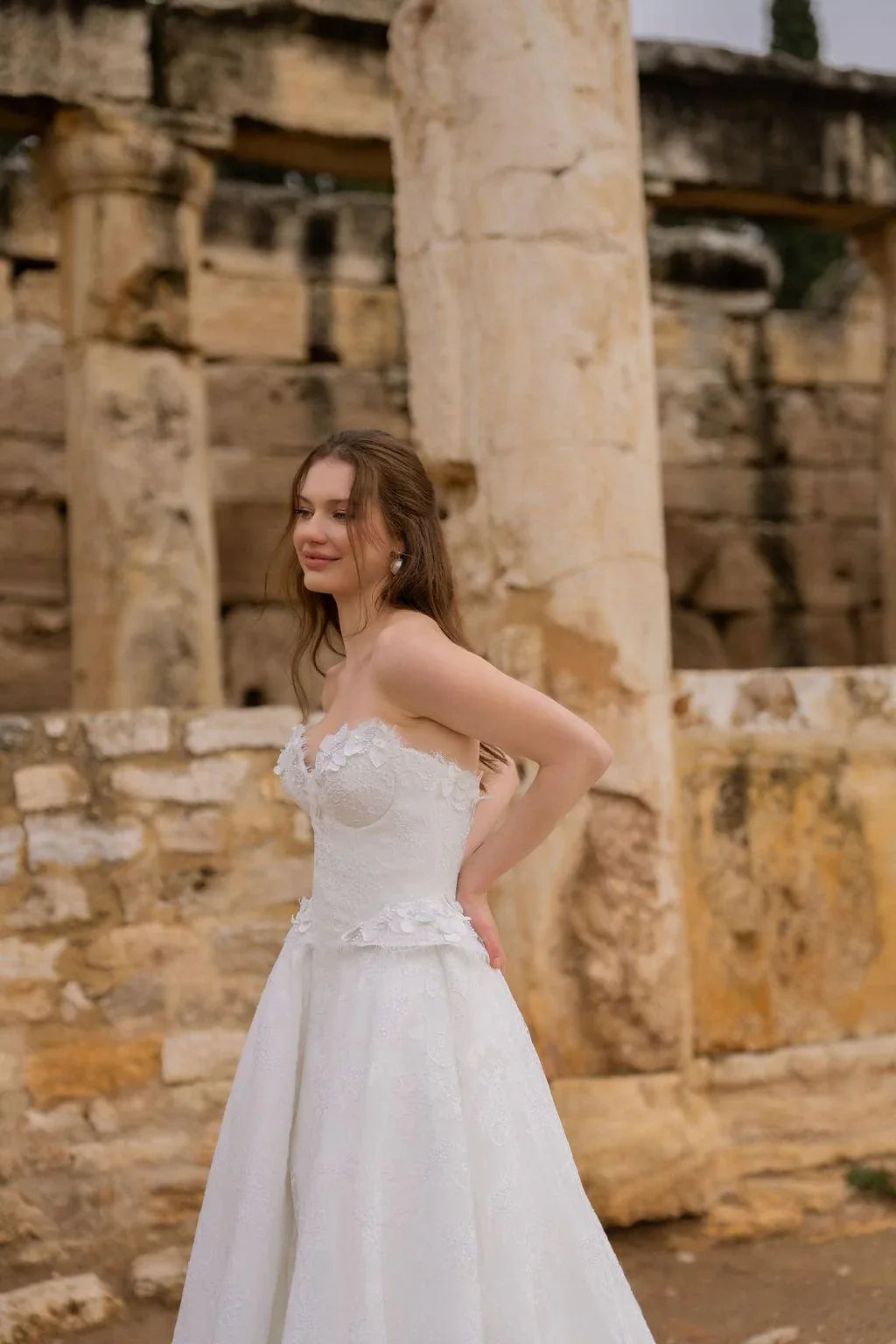 Livia Fransız Dantelli Straplez A Kesim Gelinlik - Mediha Cambaz Bridal