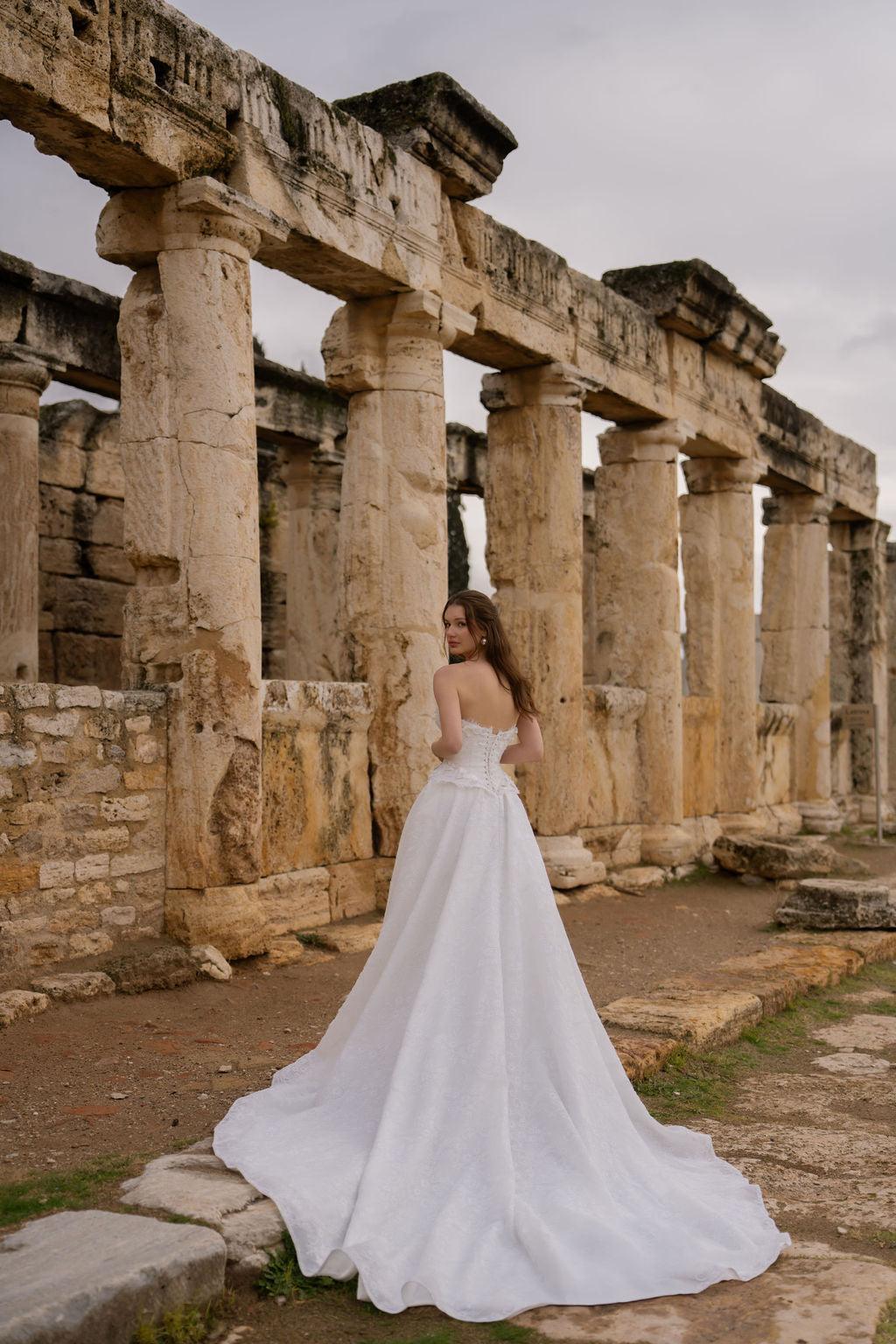 Livia Fransız Dantelli Straplez A Kesim Gelinlik - Mediha Cambaz Bridal