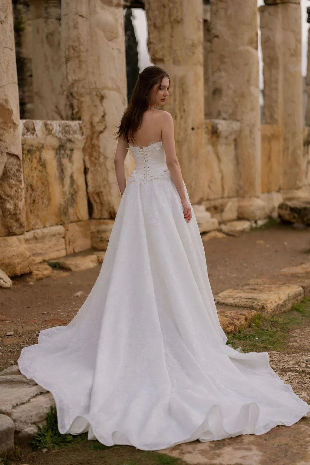 Livia Fransız Dantelli Straplez A Kesim Gelinlik - Mediha Cambaz Bridal