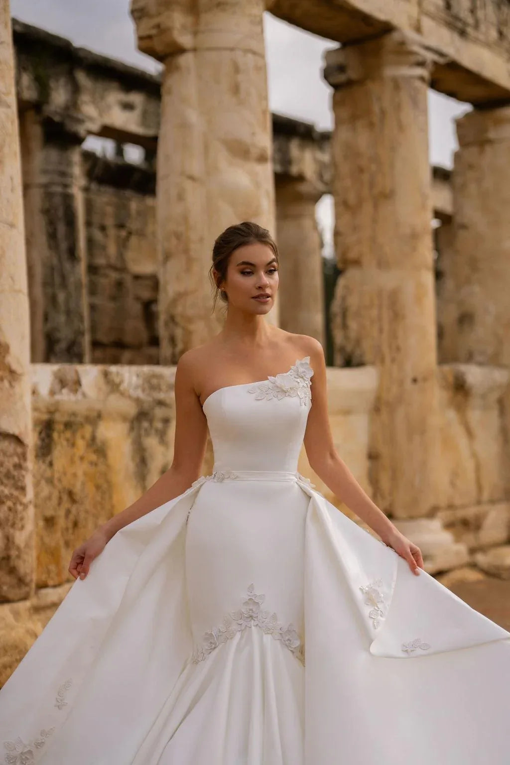 Cleopatra Asimetrik Yaka Entegre Etekli Balık Gelinlik - Mediha Cambaz Bridal