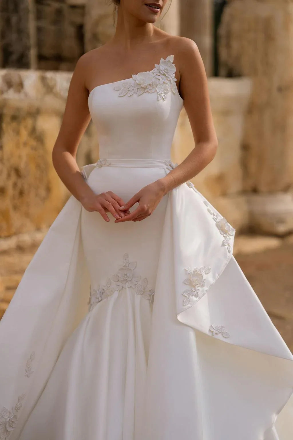 Cleopatra Asimetrik Yaka Entegre Etekli Balık Gelinlik - Mediha Cambaz Bridal