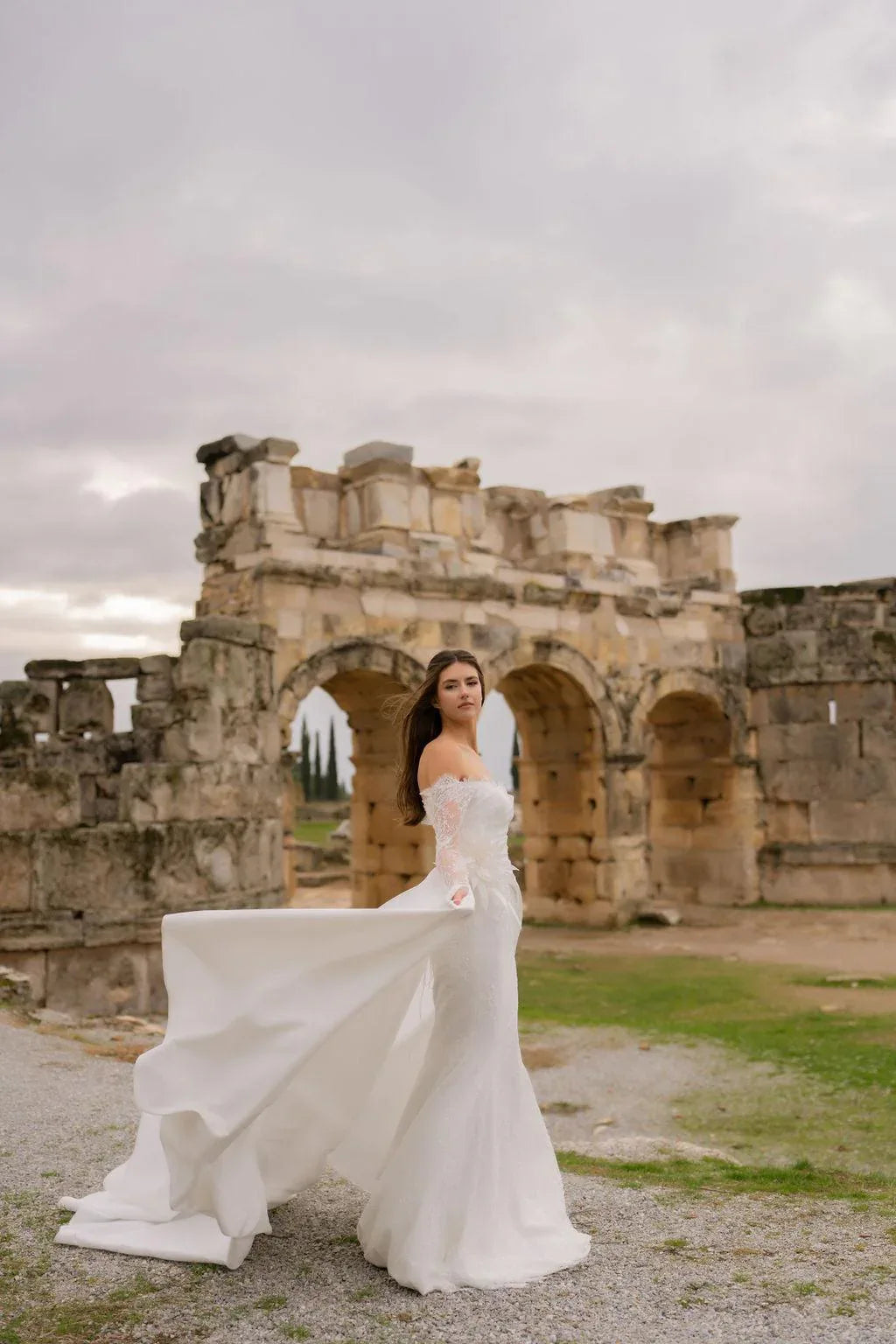 Nerva Uzun Kollu Fransız Dantelli Balık Gelinlik - Mediha Cambaz Bridal