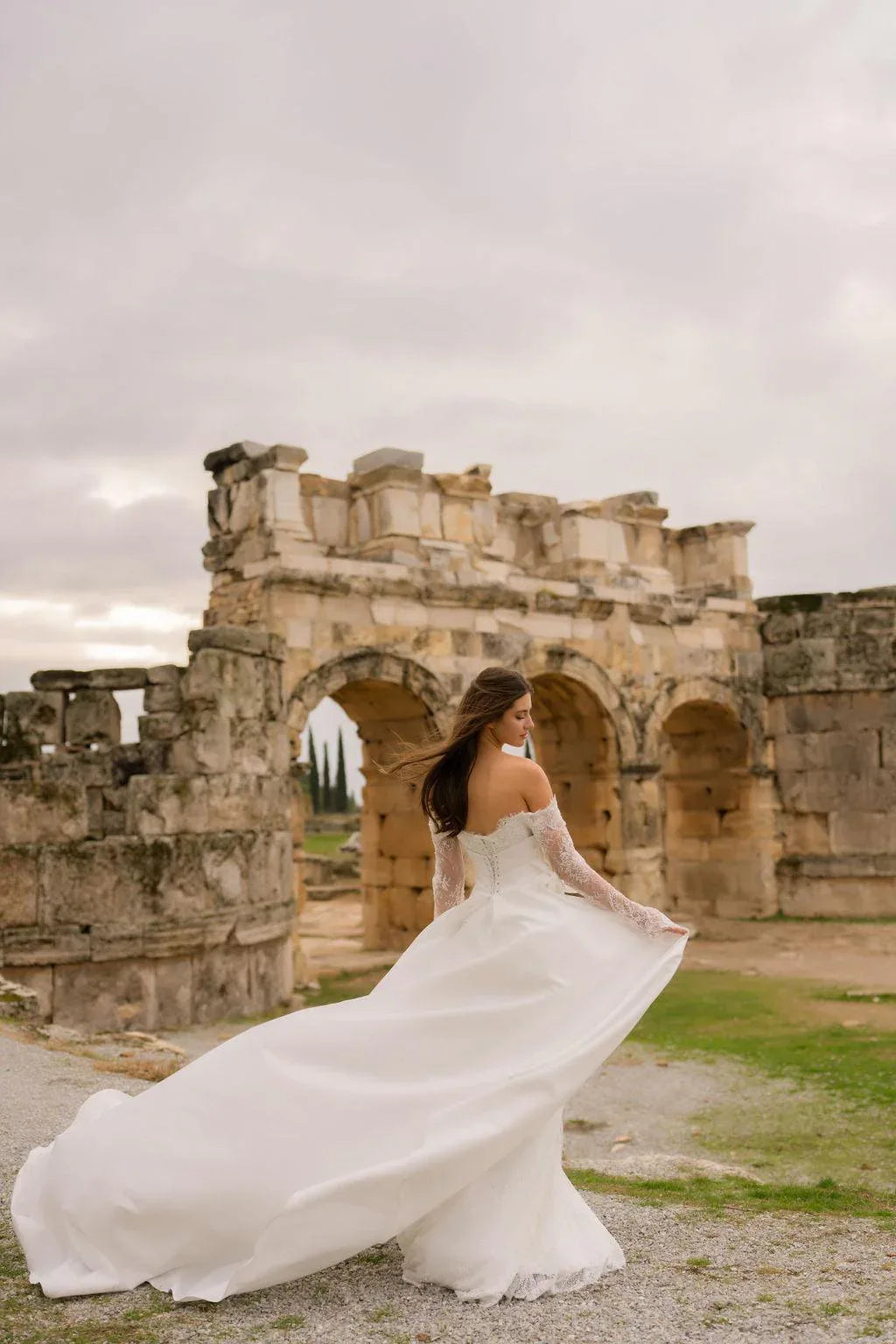 Nerva Uzun Kollu Fransız Dantelli Balık Gelinlik - Mediha Cambaz Bridal