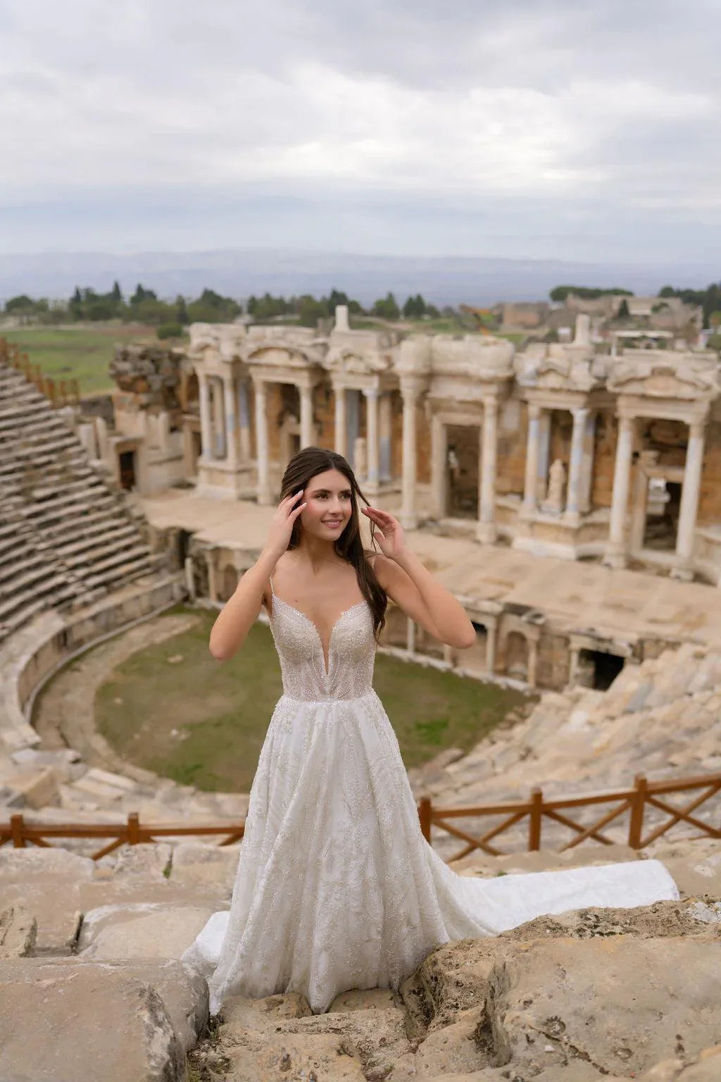 Lysandra V Yaka Kasnak İşi Helenistik Gelinlik - Mediha Cambaz Bridal