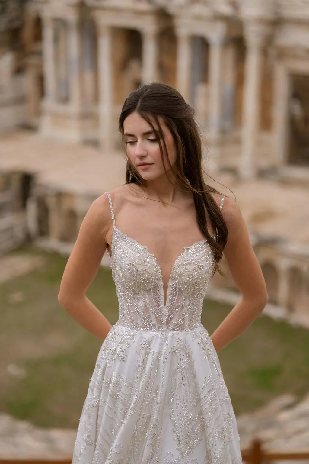 Lysandra V Yaka Kasnak İşi Helenistik Gelinlik - Mediha Cambaz Bridal