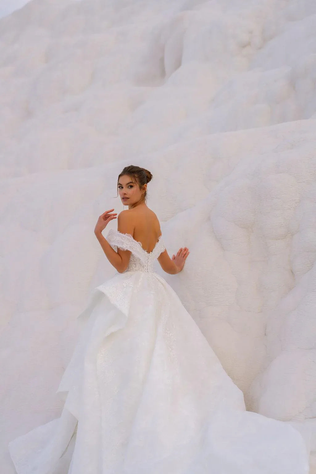 Apolonia Madonna Yaka Fransız Dantelli Prenses Gelinlik - Mediha Cambaz Bridal