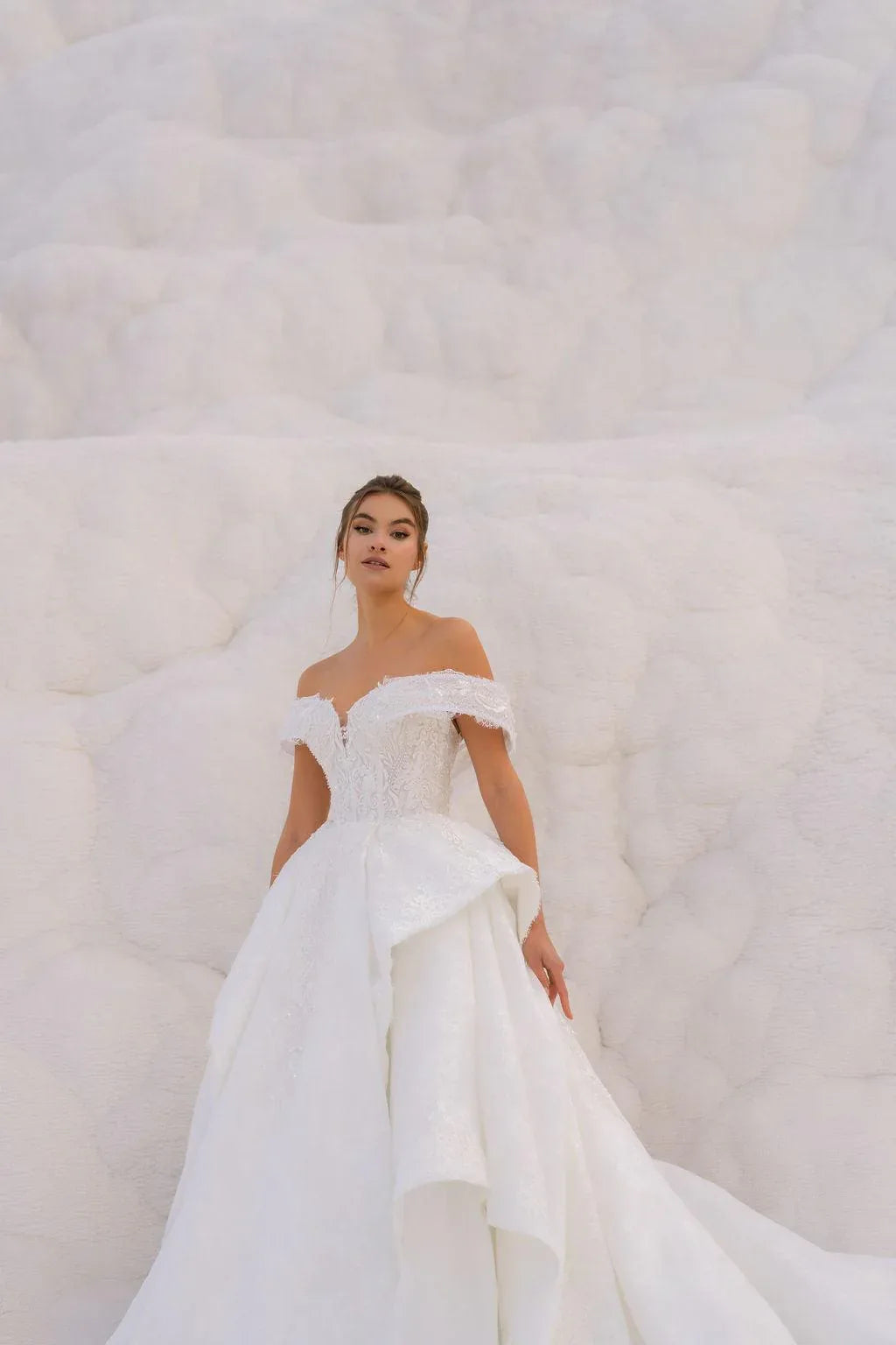 Apolonia Madonna Yaka Fransız Dantelli Prenses Gelinlik - Mediha Cambaz Bridal