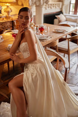 Divina Straplez Kalp Yaka Fular Detaylı Taşlı Yırtmaçlı Saten Gelinlik - Mediha Cambaz Bridal