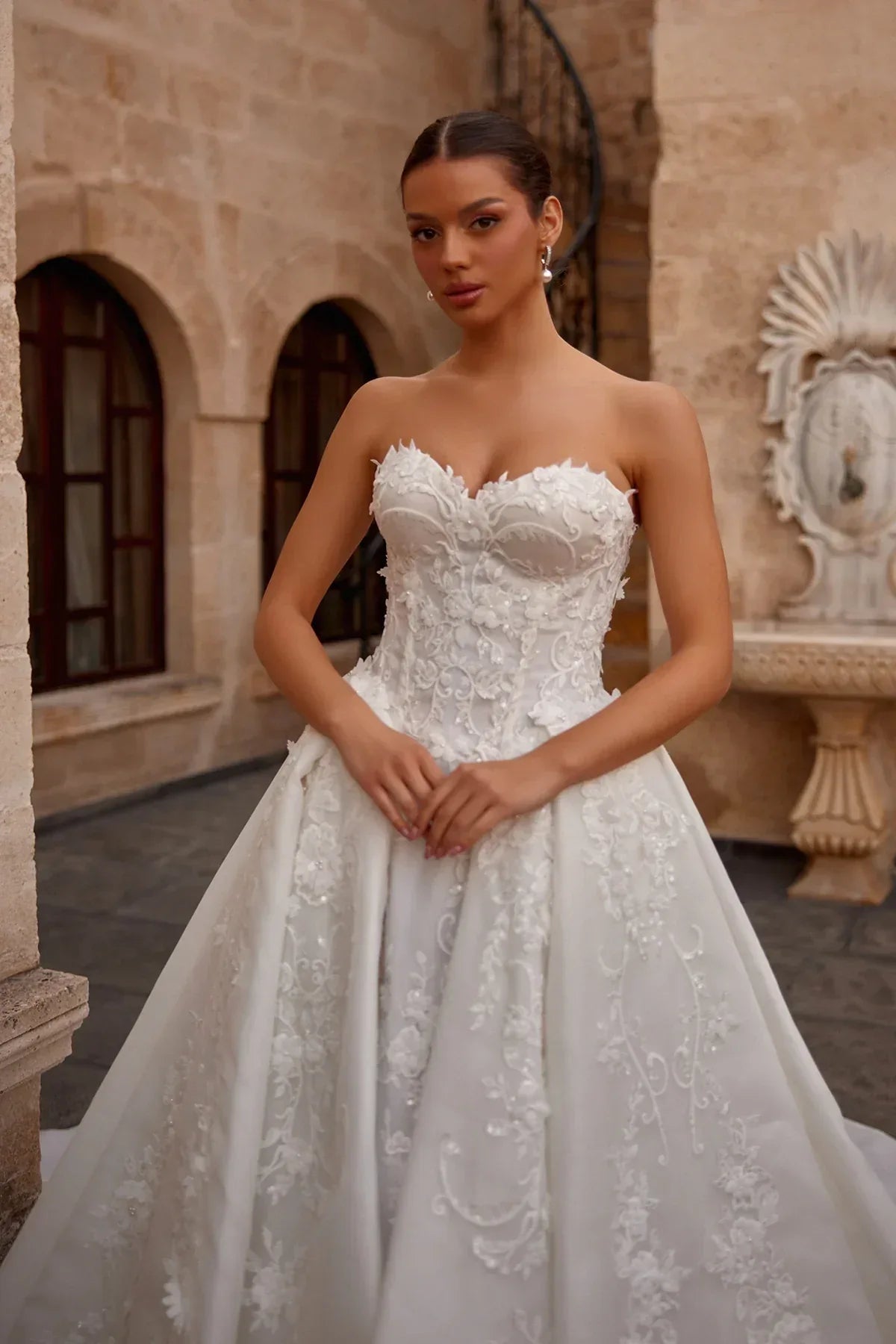 Enya Straplez Kalp Yaka Üç Boyutlu Prenses Gelinlik - Mediha Cambaz Bridal