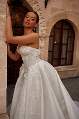 Enya Straplez Kalp Yaka Üç Boyutlu Prenses Gelinlik - Mediha Cambaz Bridal