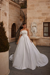 Lovi Asimetrik Drape Yakalı U Korsajlı Saten Gelinlik - Mediha Cambaz Bridal