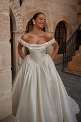 Dream Drapeli Yakalı V Korsajlı Saten Gelinlik - Mediha Cambaz Bridal
