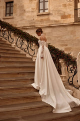 Velvet Saten Entegre Korseli İçi Balık Üstü Prenses Entegre Kollu Eldivenli Fransız Danteli Gelinlik - Mediha Cambaz Bridal