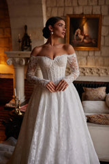 Lior Kayık M Yaka Uzun Kollu Fransız Dantelli Prenses V Korsajlı Gelinlik - Mediha Cambaz Bridal