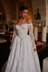 Lior Kayık M Yaka Uzun Kollu Fransız Dantelli Prenses V Korsajlı Gelinlik - Mediha Cambaz Bridal