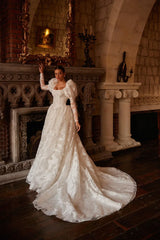 Daphne 26 Karpuz Kollu Kare Yaka V Korsajlı Brokarlı Vintage Gelinlik - Mediha Cambaz Bridal