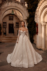 Elysias Çiçekli Üç Boyutlu Kayık Yaka Uzun Kollu Prenses Gelinlik